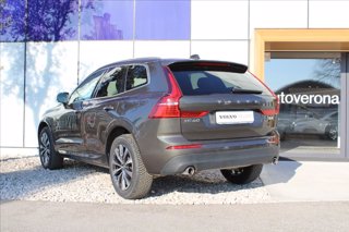 VOLVO XC60 B4 (d) AWD Geartronic Momentum Pro 4