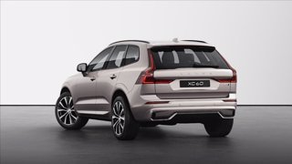 VOLVO XC60 B4 (d) AWD automatico Plus Dark 2