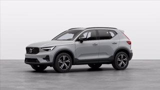 VOLVO XC40 B3 automatico Plus Dark