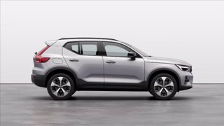 VOLVO XC40 B3 automatico Plus Dark 1