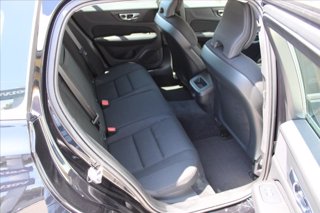 VOLVO V60 B4 (d) Geartronic Momentum Business 8
