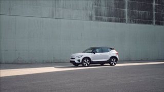 VOLVO XC40 Recharge Pure Elect. Single Motor Exten. Range RWD Plus 7