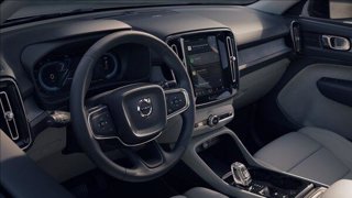 VOLVO XC40 B3 automatico Plus Dark 12