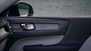 VOLVO XC40 B3 automatico Plus Dark 13