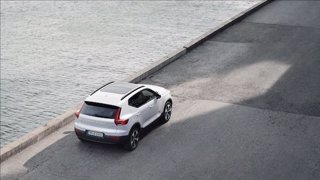 VOLVO XC40 B3 automatico Plus Dark 7