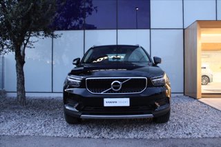 VOLVO XC40 T2 Geartronic Momentum Pro N1 1