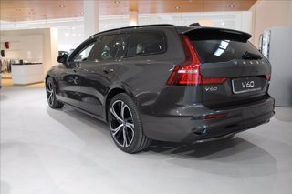 VOLVO V60 B4 (d) automatico Plus Dark 3