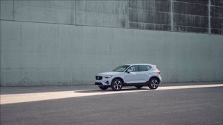 VOLVO XC40 B3 automatico Core 6