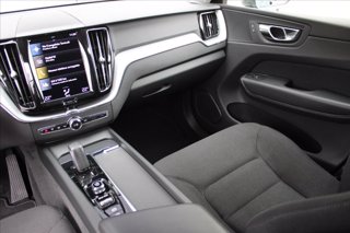 VOLVO XC60 B4 (d) AWD Geartronic Momentum 14