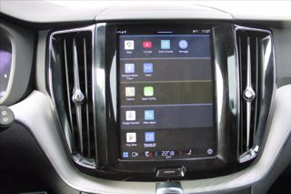 VOLVO XC60 B4 (d) AWD automatico Plus Dark 21