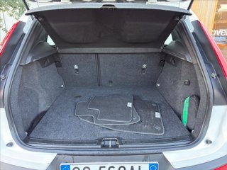 VOLVO XC40 T2 Momentum Core 5