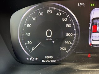 VOLVO XC40 T2 Geartronic Momentum Core 11