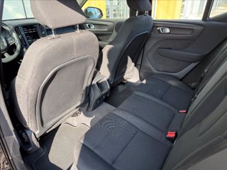 VOLVO XC40 T2 Geartronic Momentum Core 6