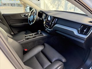 VOLVO XC60 B4 automatico Plus Dark 10