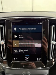 VOLVO XC40 T2 Momentum 14