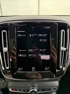 VOLVO XC40 T2 Momentum 17