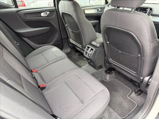 VOLVO XC40 T2 Momentum 8