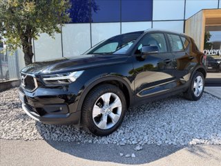 VOLVO XC40 T3 Momentum Pro