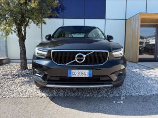 VOLVO XC40 T3 Momentum Pro 1