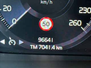 VOLVO XC40 T3 Momentum Pro 12