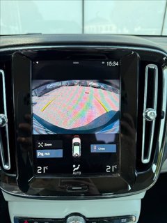 VOLVO XC40 T3 Momentum Pro 13