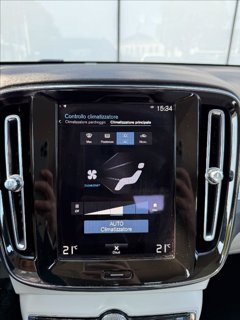 VOLVO XC40 T3 Momentum Pro 14
