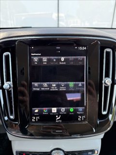 VOLVO XC40 T3 Momentum Pro 16