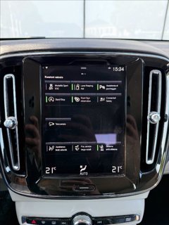 VOLVO XC40 T3 Momentum Pro 17