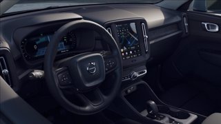 VOLVO XC40 B3 automatico Essential 18