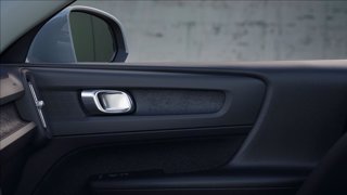 VOLVO XC40 B3 automatico Essential 19