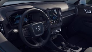 VOLVO XC40 B3 automatico Essential 18