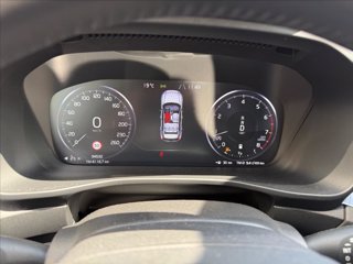 VOLVO XC40 B4 AWD Geartronic Momentum Pro 11