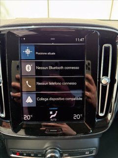 VOLVO XC40 B4 AWD Geartronic Momentum Pro 13