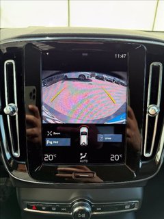 VOLVO XC40 B4 AWD Geartronic Momentum Pro 17