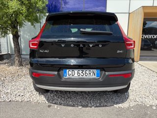 VOLVO XC40 B4 AWD Geartronic Momentum Pro 4