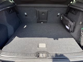 VOLVO XC40 B4 AWD Geartronic Momentum Pro 5
