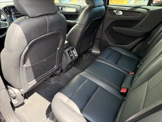 VOLVO XC40 B4 AWD Geartronic Momentum Pro 8