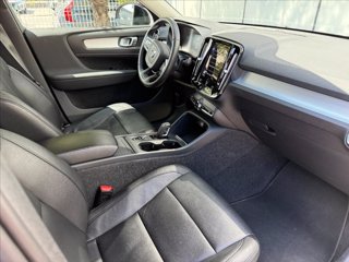 VOLVO XC40 B4 AWD Geartronic Momentum Pro 9