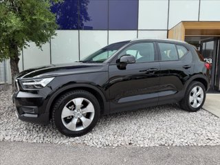 VOLVO XC40 T3 Momentum Pro