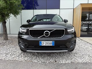 VOLVO XC40 T3 Momentum Pro 1