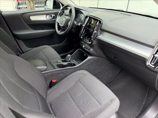 VOLVO XC40 T3 Momentum Pro 9