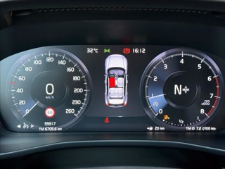 VOLVO XC40 T2 Core 11