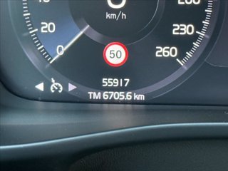 VOLVO XC40 T2 Core 12