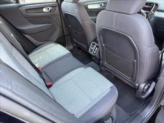 VOLVO XC40 T2 Core 8
