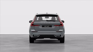VOLVO XC60 B5 AWD automatico Plus Dark 7