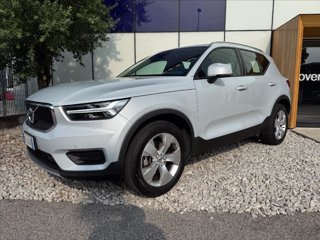 VOLVO XC40 T2 Momentum