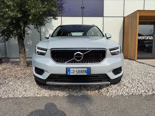 VOLVO XC40 T2 Momentum 1