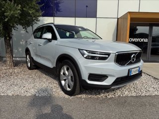 VOLVO XC40 T2 Momentum 2