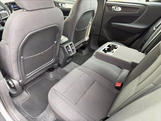 VOLVO XC40 T2 Momentum 6