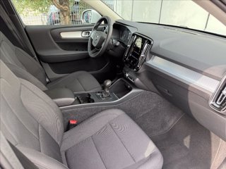 VOLVO XC40 T2 Momentum 8